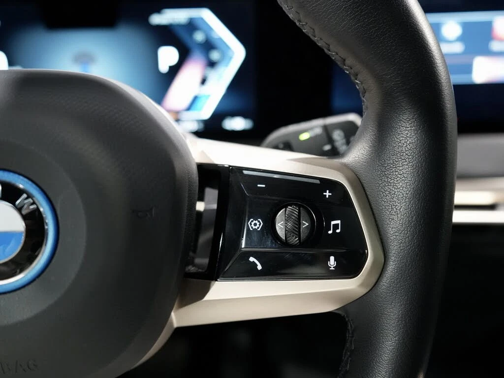 BMW iX xDrive* АвтоКредит* (ЦЕНА ДО БГ), снимка 10 - Автомобили и джипове - 54031172