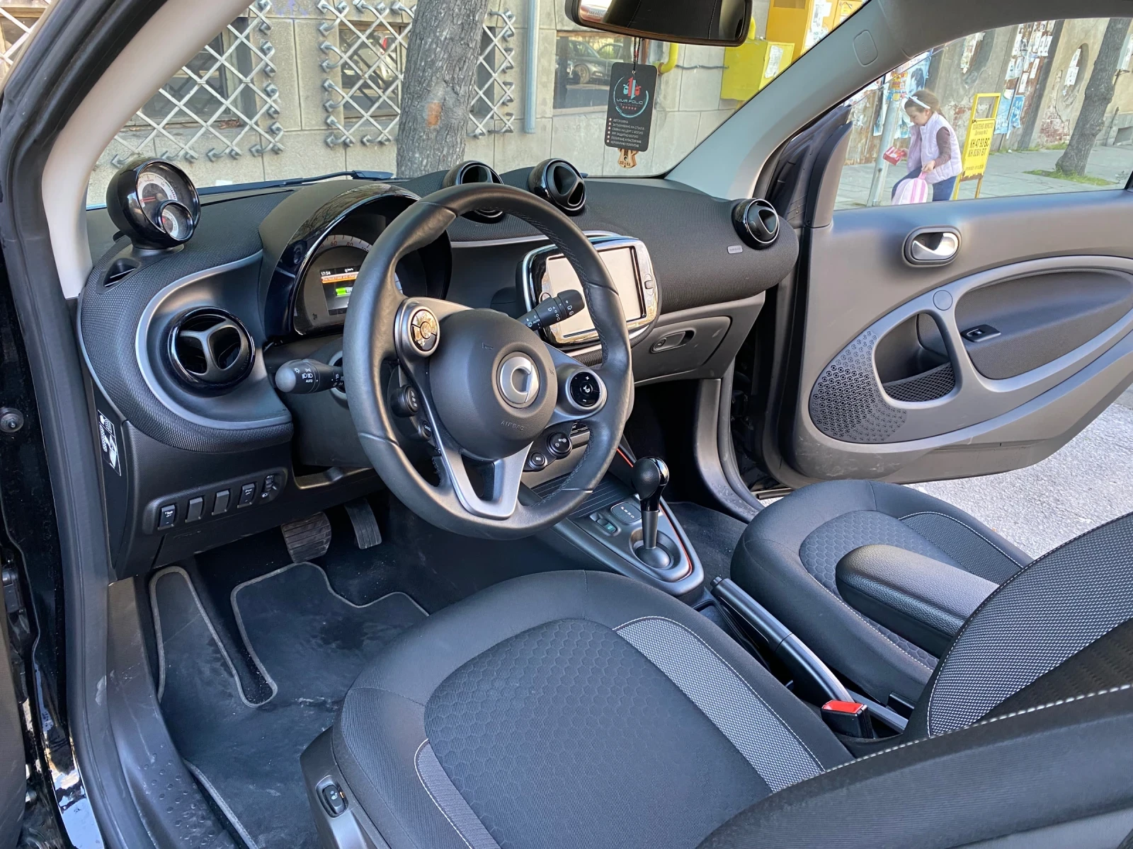 Smart Fortwo, снимка 7 - Автомобили и джипове - 54102263