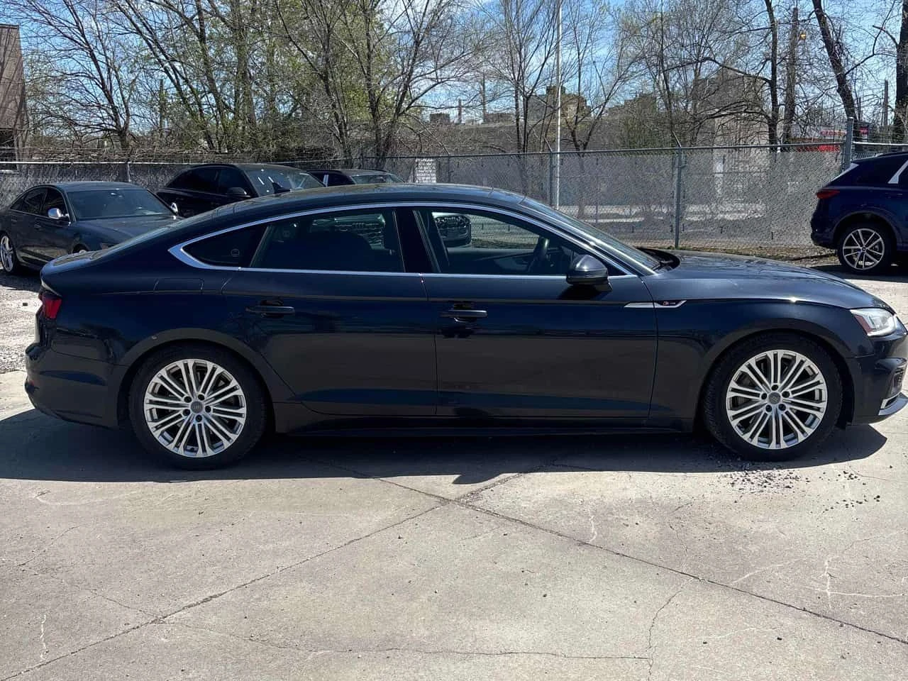Audi A5 Technik/S LINE/Дистроник/360/Подгрев/Гуми+ Джанти, снимка 4 - Автомобили и джипове - 54335807