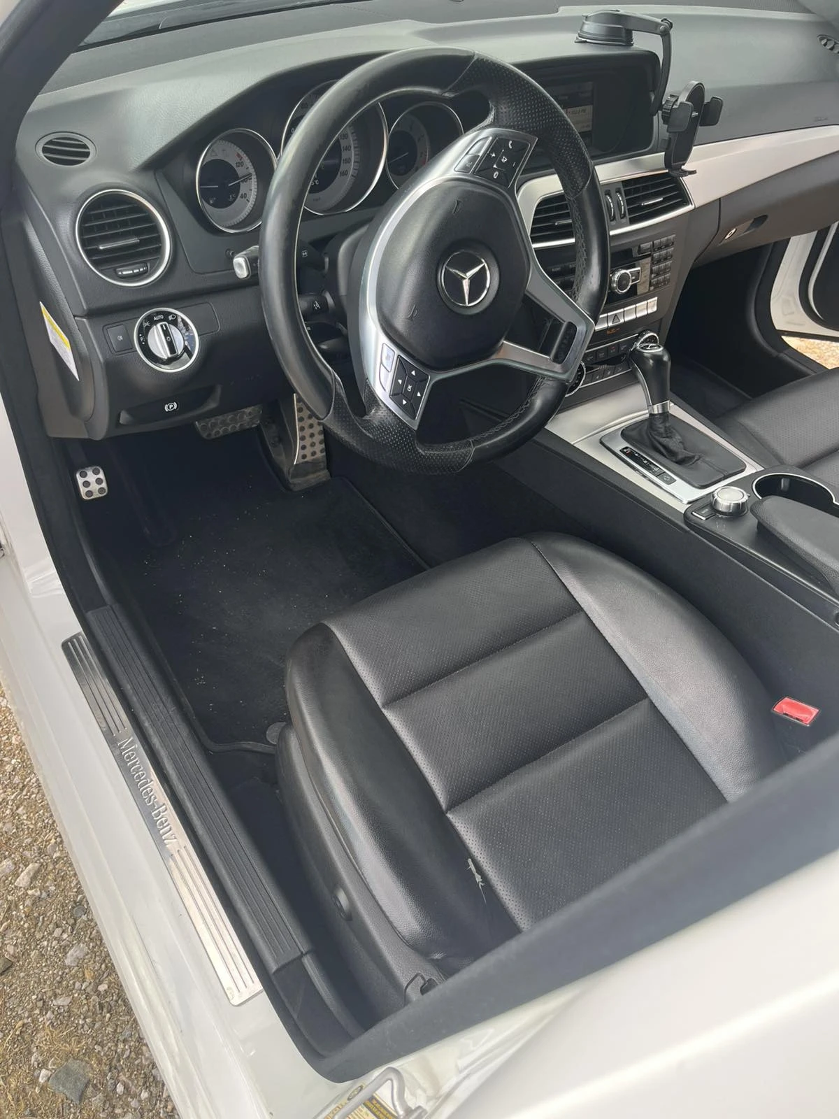 Mercedes-Benz C 250, снимка 13 - Автомобили и джипове - 55081371