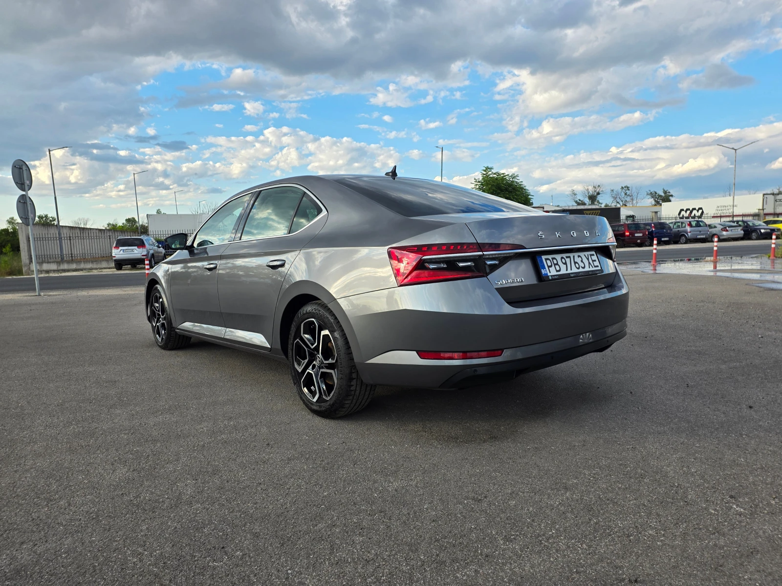 Skoda Superb DIGITAL-С Гаранция 2.0TDI-А/Т, снимка 3 - Автомобили и джипове - 55421634