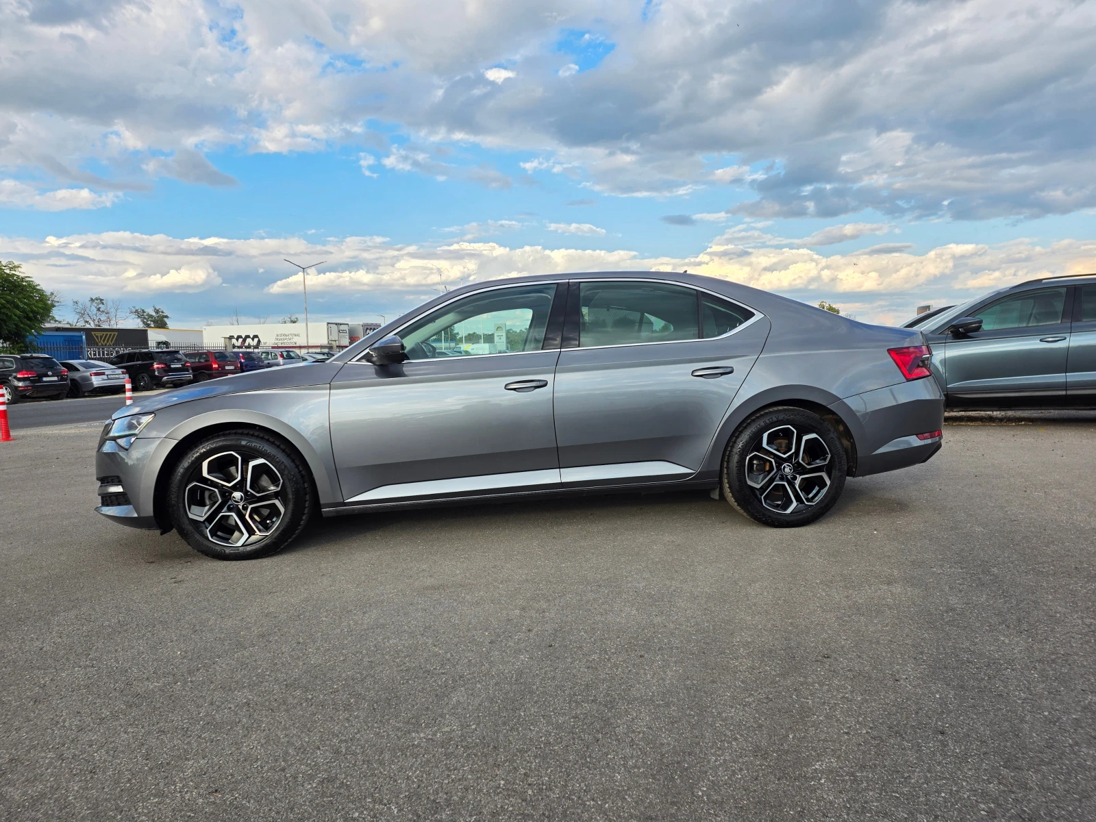 Skoda Superb DIGITAL-С Гаранция 2.0TDI-А/Т, снимка 2 - Автомобили и джипове - 55421634