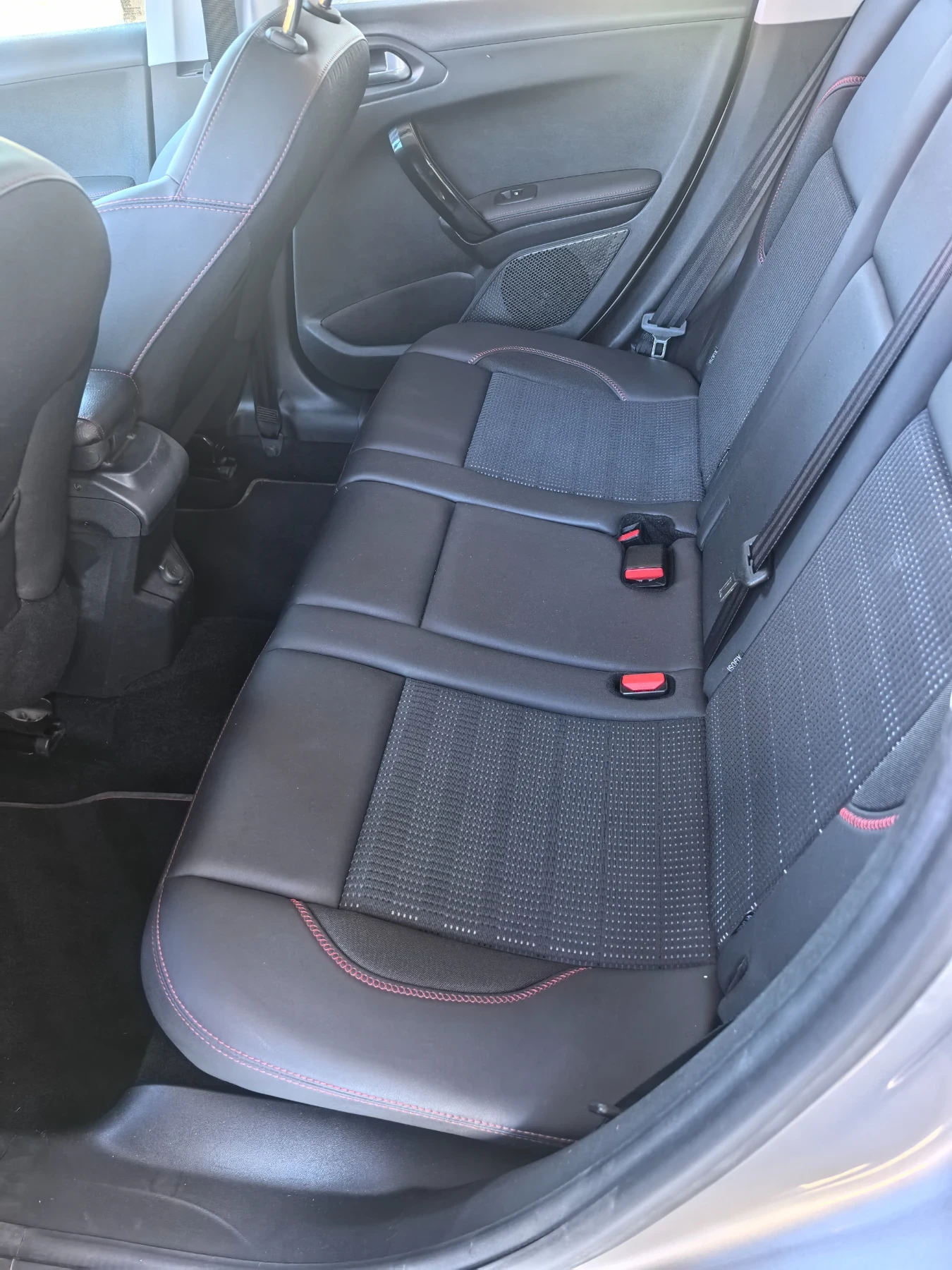 Peugeot 2008 GT-line AUT. 75х.км. РЕАЛНИ , снимка 9 - Автомобили и джипове - 55612311