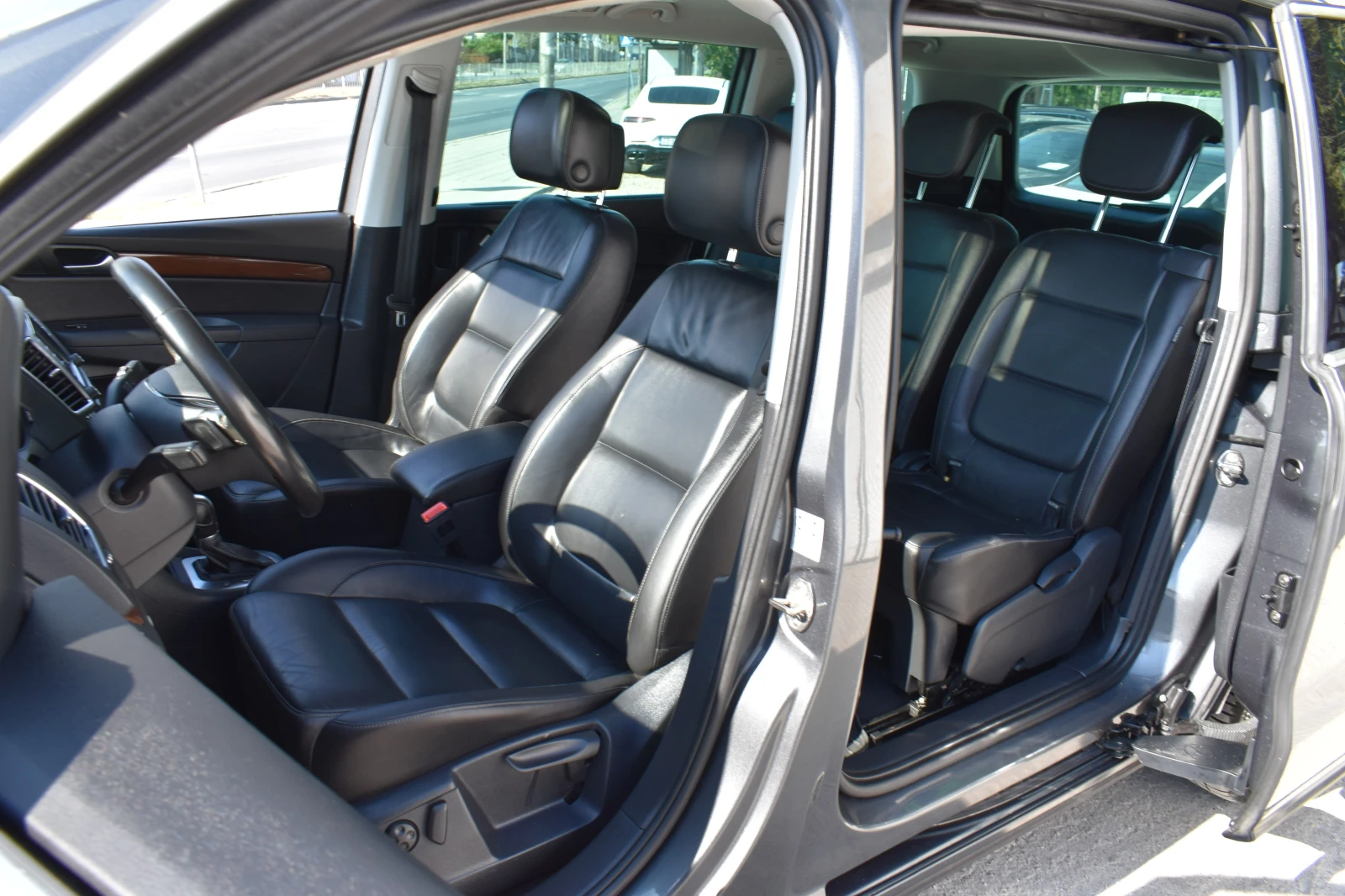 VW Sharan 2.0TDI* 177H.P* HIGHLINE* AUTOMAT* , снимка 8 - Автомобили и джипове - 56084520
