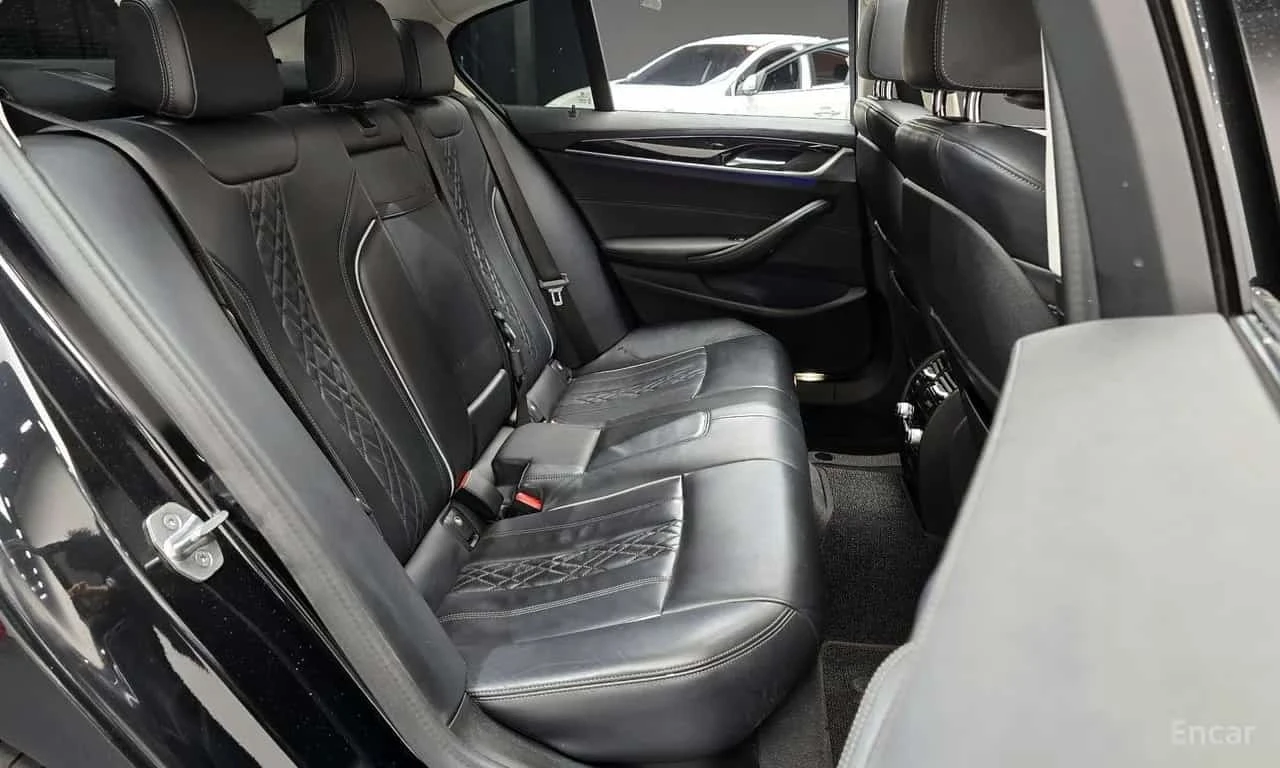 BMW 523 d Luxury | АВТОФИНАНСИРАНЕ | ЦЕНА ДО БЪЛГАРИЯ, снимка 12 - Автомобили и джипове - 56167275