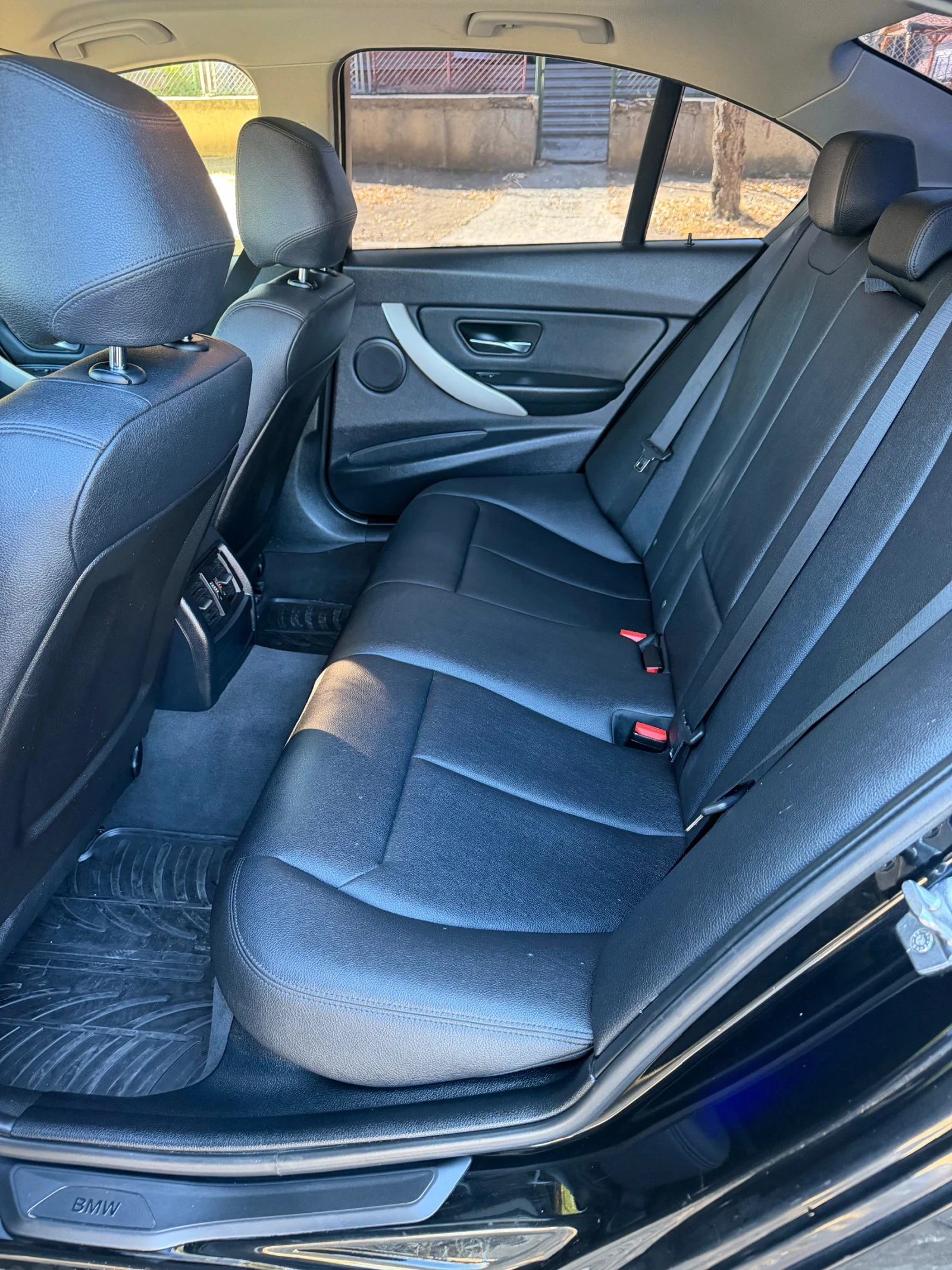 BMW 320, снимка 9 - Автомобили и джипове - 56552801