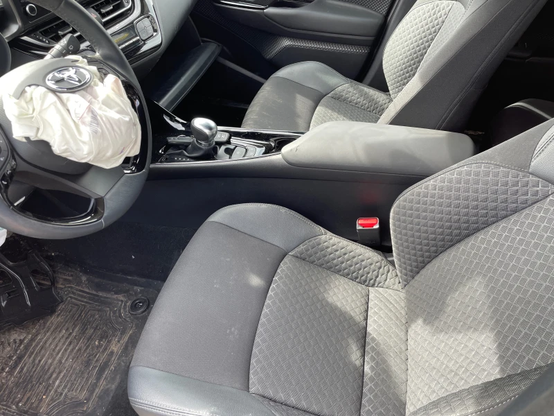 Toyota C-HR 2.0, снимка 7 - Автомобили и джипове - 49497758