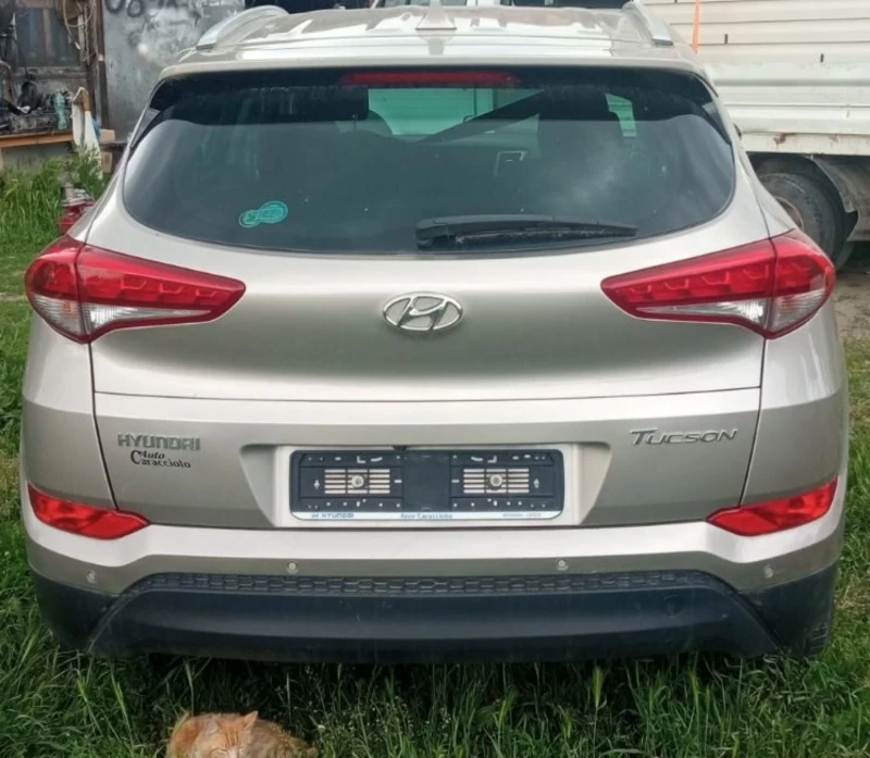 Hyundai Tucson 1.7CRDI-FUL, снимка 2 - Автомобили и джипове - 52397127