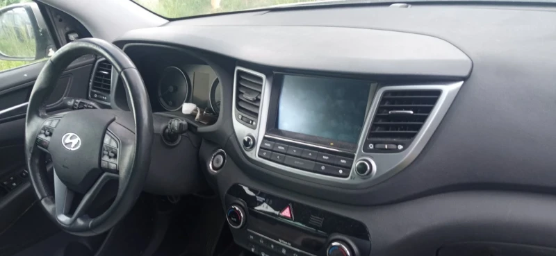 Hyundai Tucson 1.7CRDI-FUL, снимка 5 - Автомобили и джипове - 52397127