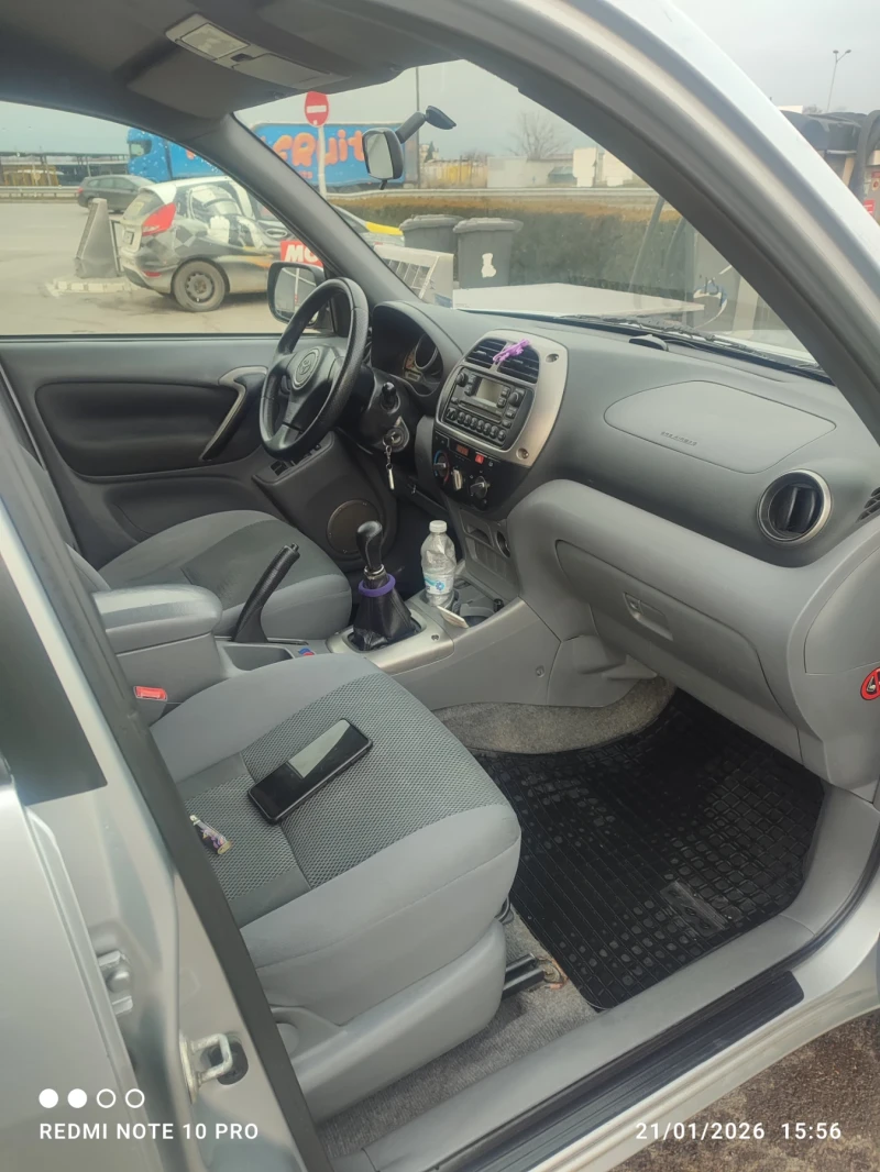 Toyota Rav4, снимка 5 - Автомобили и джипове - 53173313