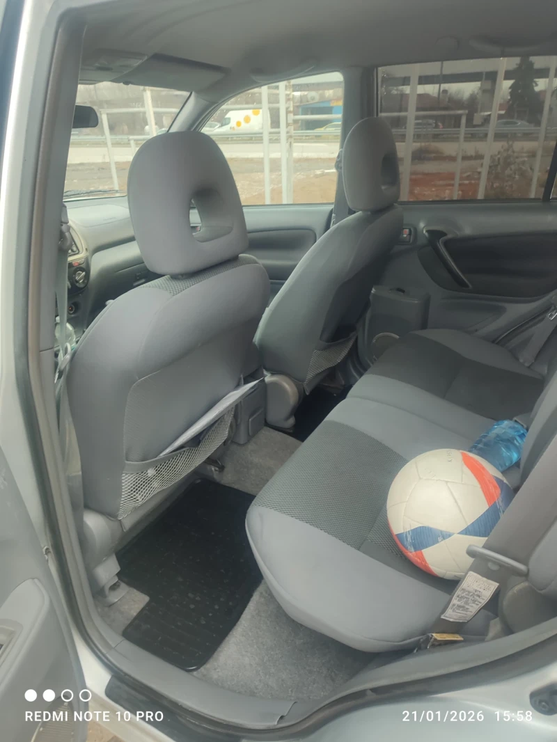 Toyota Rav4, снимка 9 - Автомобили и джипове - 53173313