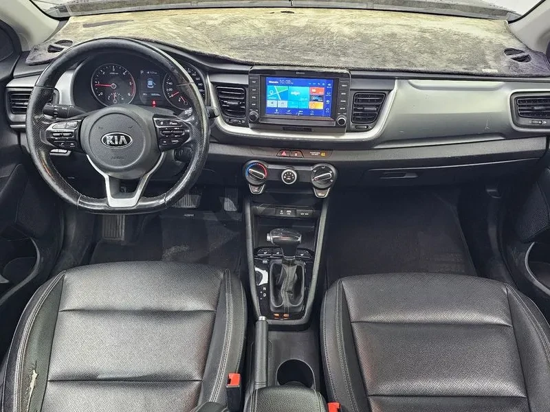 Kia Stonic 1.6 Deluxe, снимка 7 - Автомобили и джипове - 56118181
