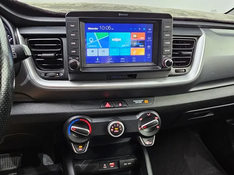 Kia Stonic 1.6 Deluxe, снимка 14 - Автомобили и джипове - 56118181