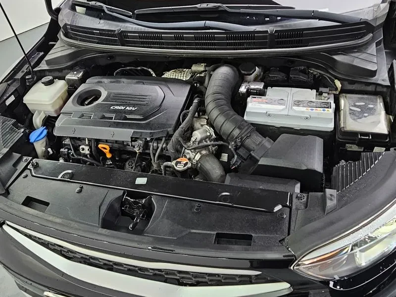 Kia Stonic 1.6 Deluxe, снимка 6 - Автомобили и джипове - 56118181