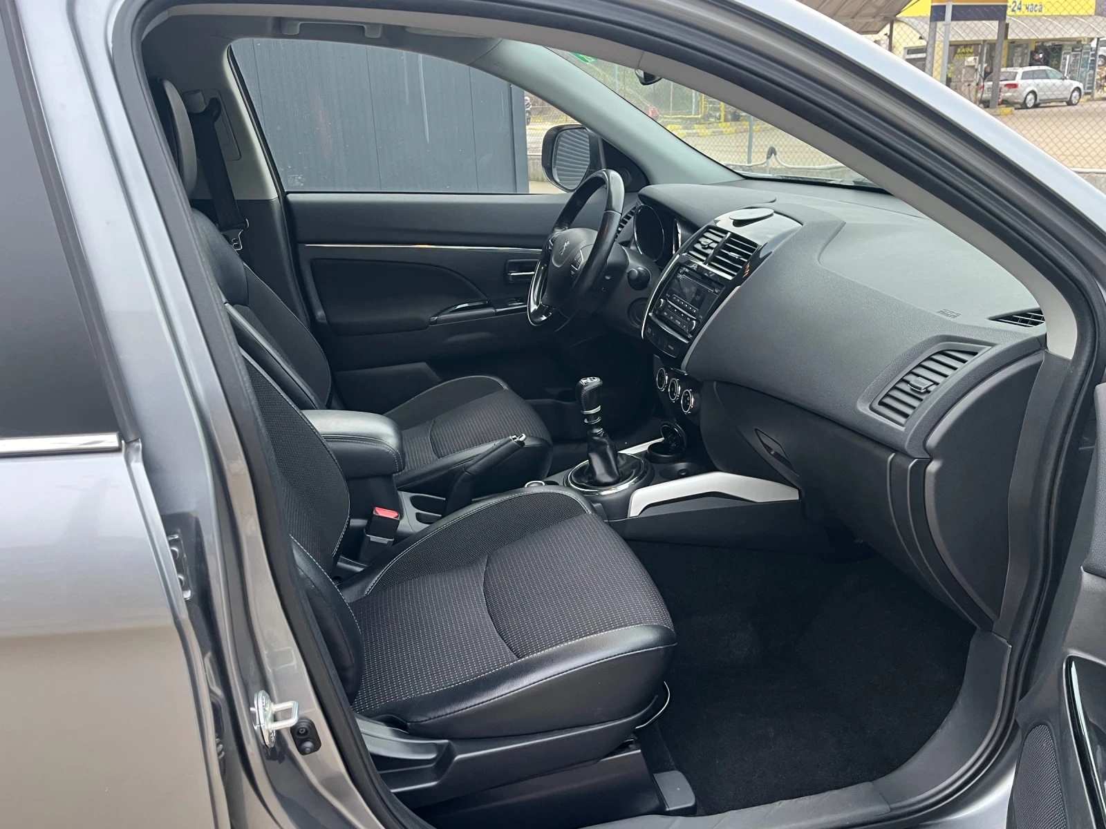 Peugeot 4008 1.6 HDI, снимка 12 - Автомобили и джипове - 53712061