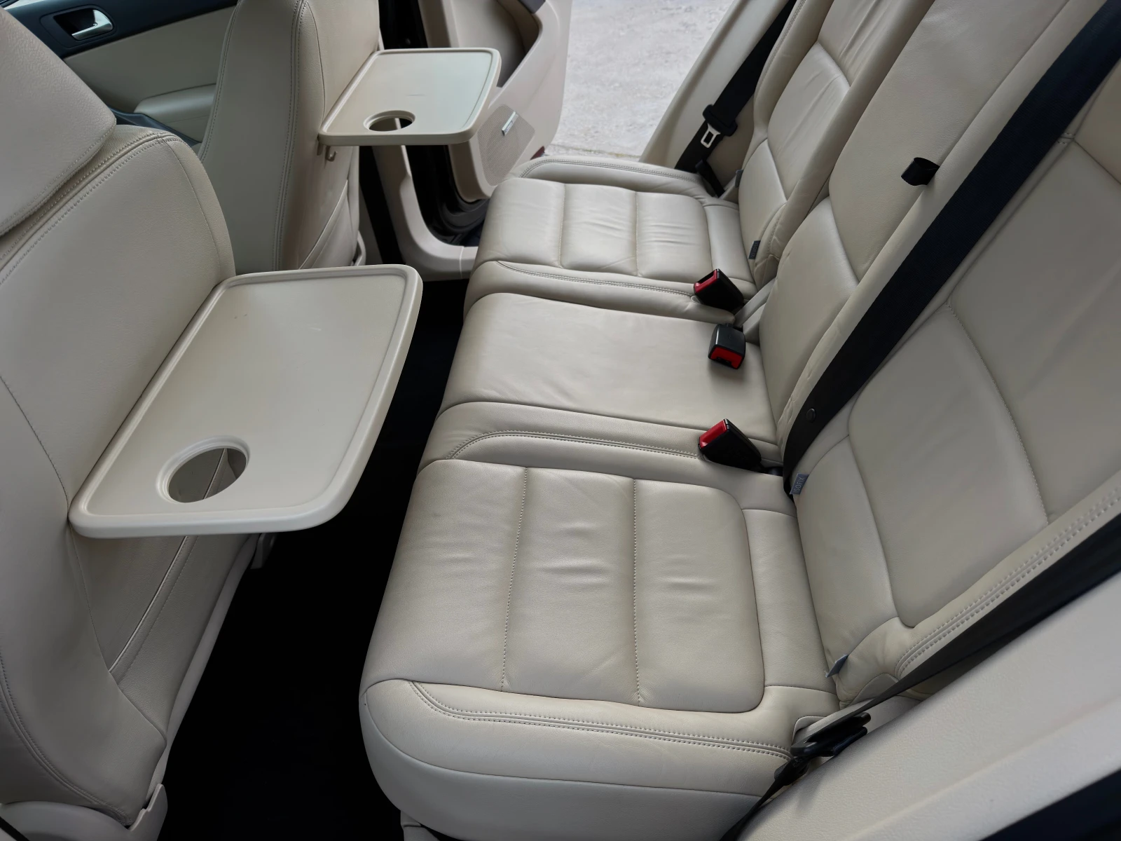 VW Tiguan 2.0TDI/COMMON-RAIL/DSG/4X4, снимка 12 - Автомобили и джипове - 54220745