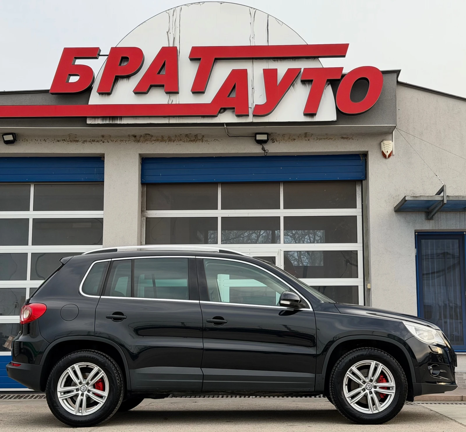 VW Tiguan 2.0TDI/COMMON-RAIL/DSG/4X4, снимка 8 - Автомобили и джипове - 54220745
