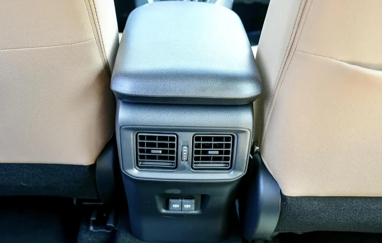 Toyota Rav4 XLE HYBRID 2025, снимка 13 - Автомобили и джипове - 54306859