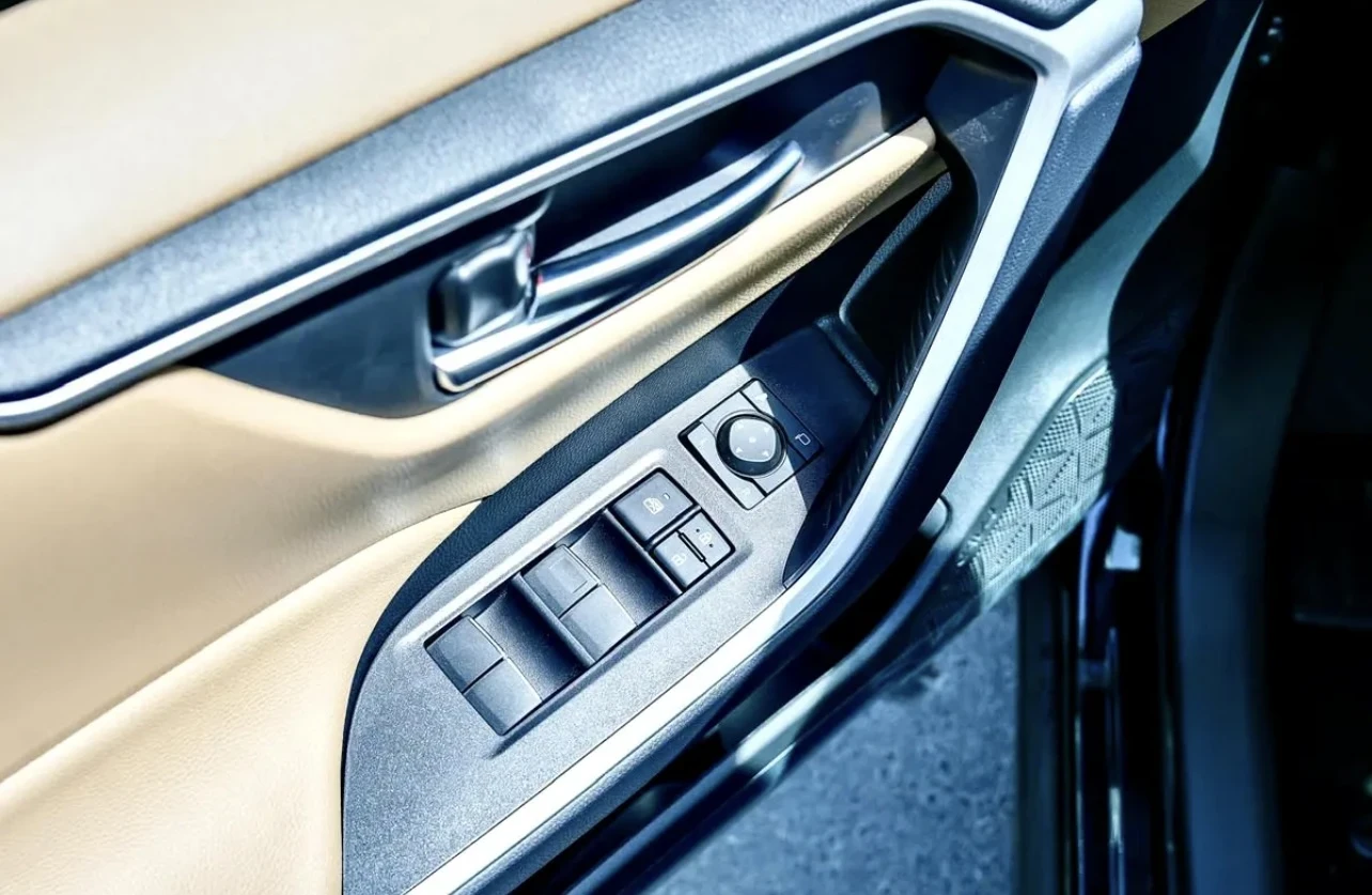 Toyota Rav4 XLE HYBRID 2025, снимка 12 - Автомобили и джипове - 54306859