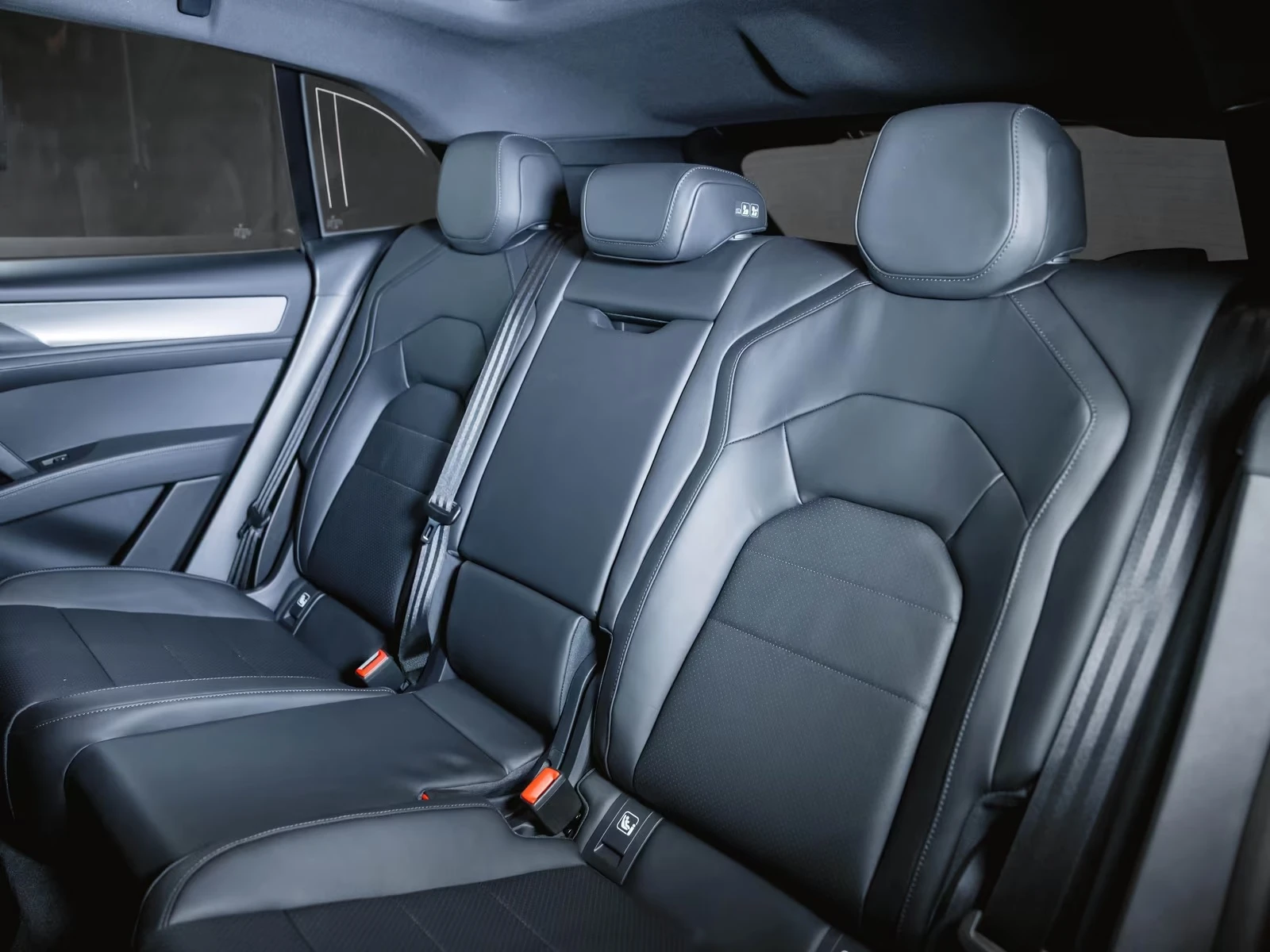 Porsche Cayenne ELECTRIC * NEW 2026* BOSE PANORAMA SPORT-CHRONO 36, снимка 15 - Автомобили и джипове - 54812276