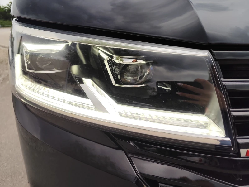 VW Multivan 2.0TDi* 4MOTION* 7 MECTA* HIGHLINE EXCLUSIVE* ABT, снимка 16 - Бусове и автобуси - 50664555