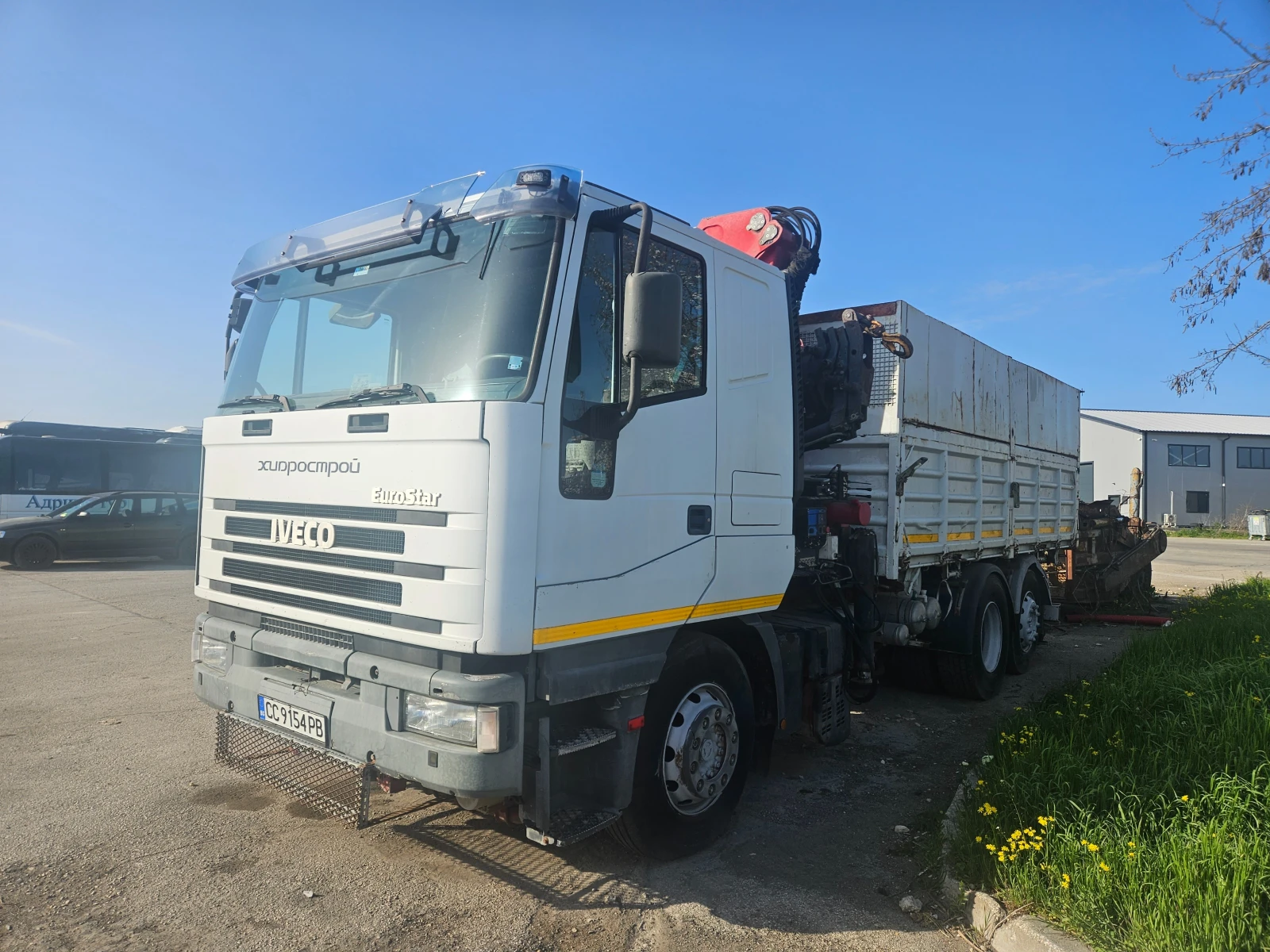 Iveco EuroStar Самосвал с кран - изображение 3