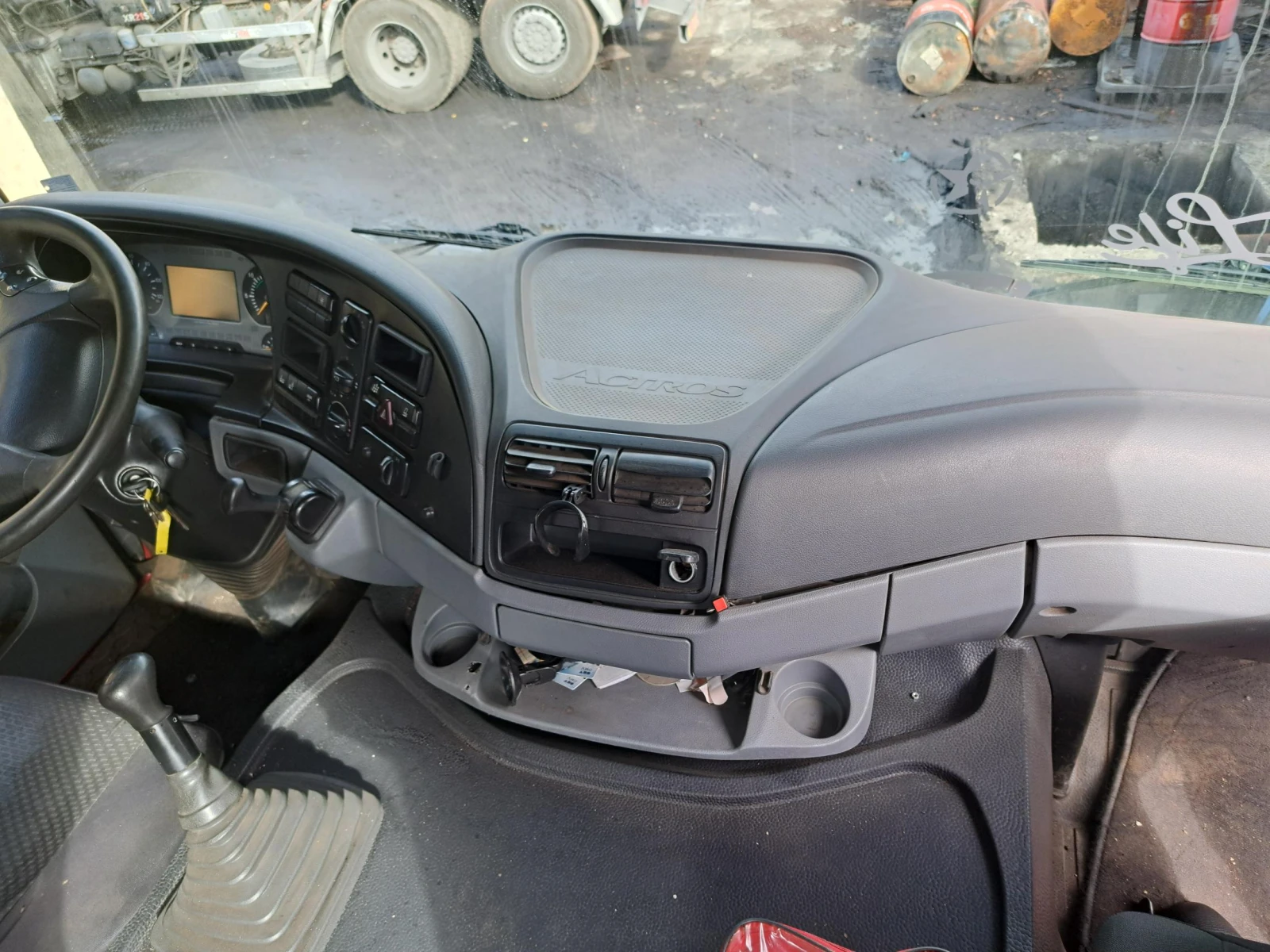 Mercedes-Benz Actros, снимка 9 - Камиони - 56674616