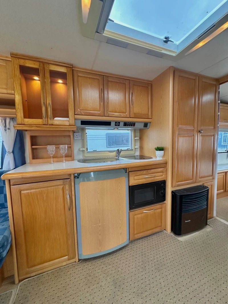 Каравана Hobby Prestige /НОВ ВНОС / РЕГИСТРИРАНА / УНИКАТ!, снимка 10 - Каравани и кемпери - 51146327