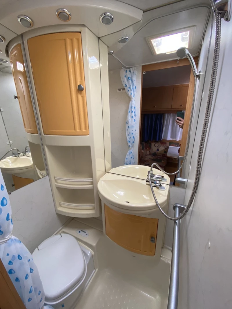 Каравана Dethleffs Family, снимка 10 - Каравани и кемпери - 51650236