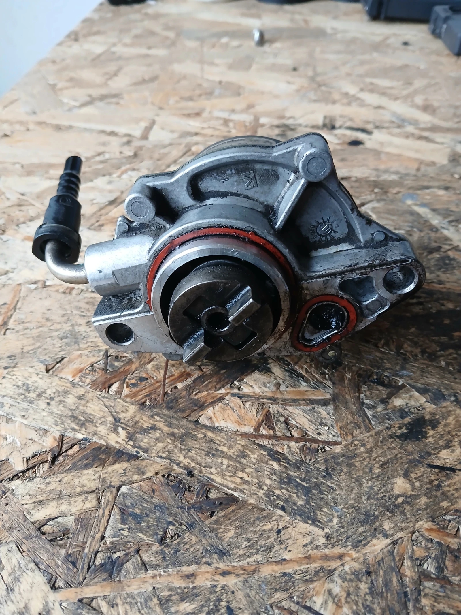 7.28144.02 вакум помпа Peugeot 206 1.4 hdi 9637413980
