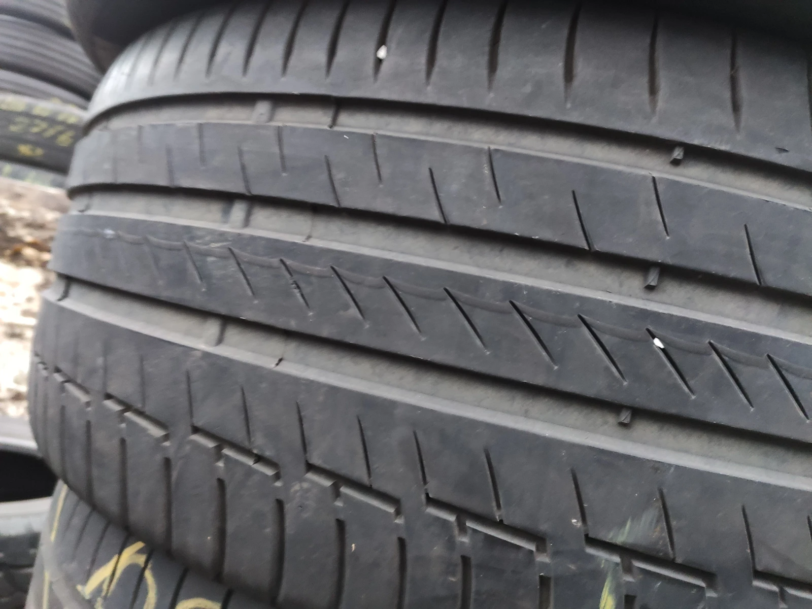 Гуми Летни 275/45R20, снимка 4 - Гуми и джанти - 54734644