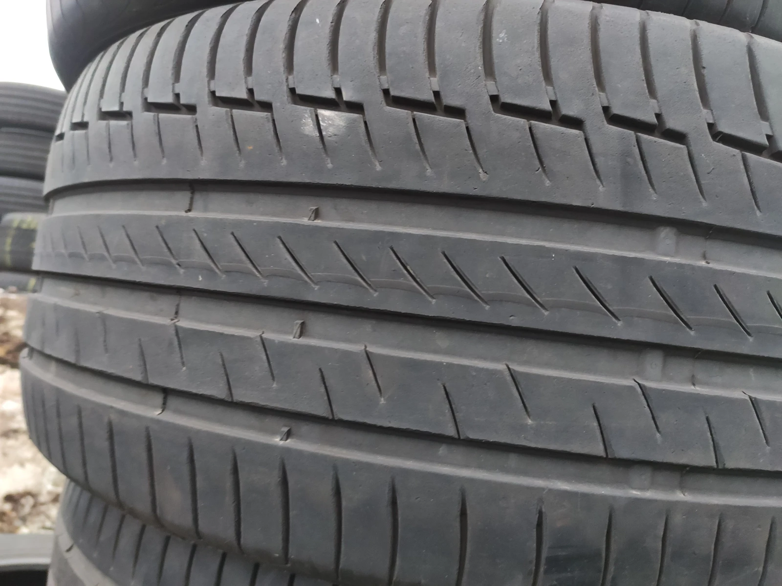 Гуми Летни 275/45R20, снимка 3 - Гуми и джанти - 54734644