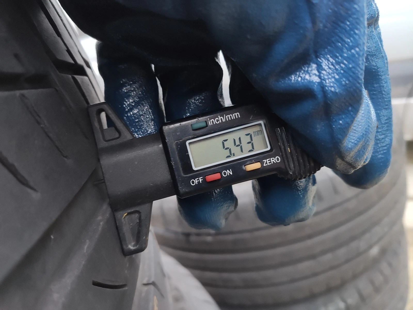 Гуми Летни 275/45R20, снимка 5 - Гуми и джанти - 54734644