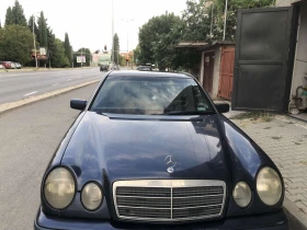 Mercedes-Benz E 200, снимка 4