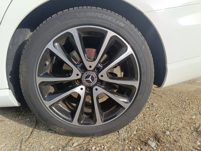 Mercedes-Benz E 200, снимка 14 - Автомобили и джипове - 52027057