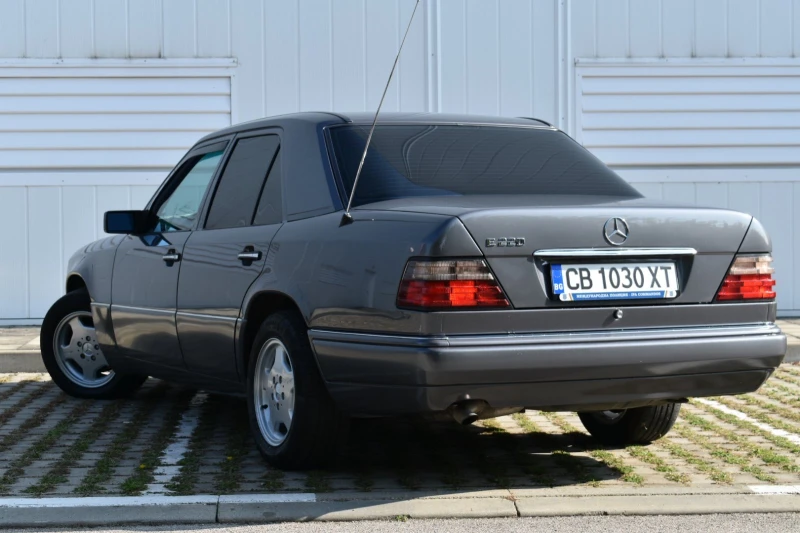 Mercedes-Benz E 220 ORIGINAL 100%!!!!, снимка 7 - Автомобили и джипове - 52113020