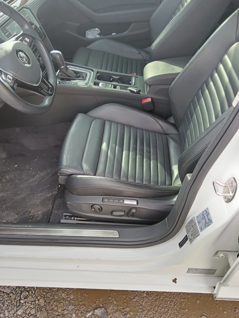 VW Passat, снимка 10 - Автомобили и джипове - 52661312