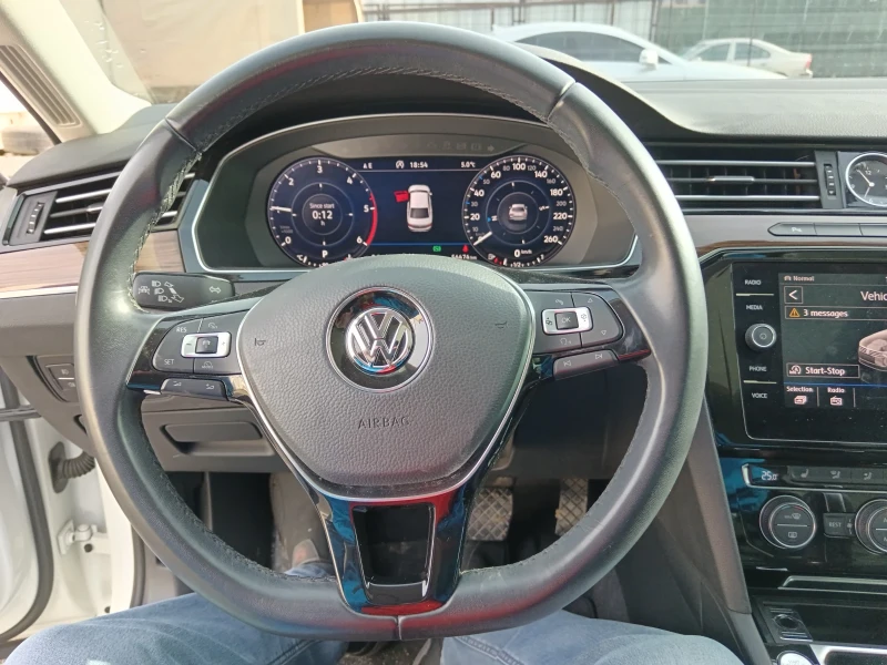 VW Passat, снимка 14 - Автомобили и джипове - 52661312