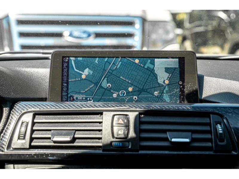 BMW 335 * 4dr Sdn 335i xDrive AWD * CARFAX * ЦЕНА ДО БГ, снимка 13 - Автомобили и джипове - 52752951