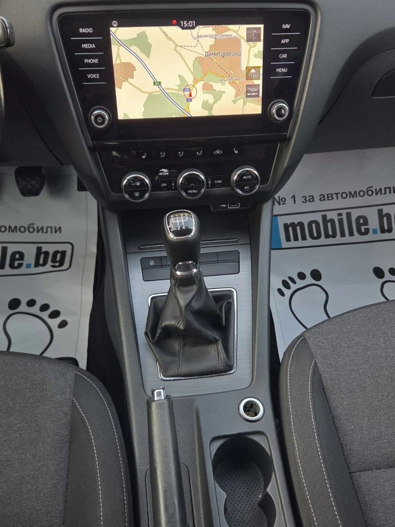 Skoda Octavia 1.6TDI/FACELIFT/SOLEIL, снимка 12 - Автомобили и джипове - 52789361