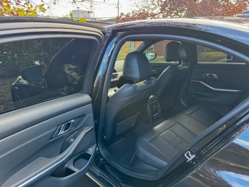 BMW 330 xDrive, снимка 16 - Автомобили и джипове - 52830454