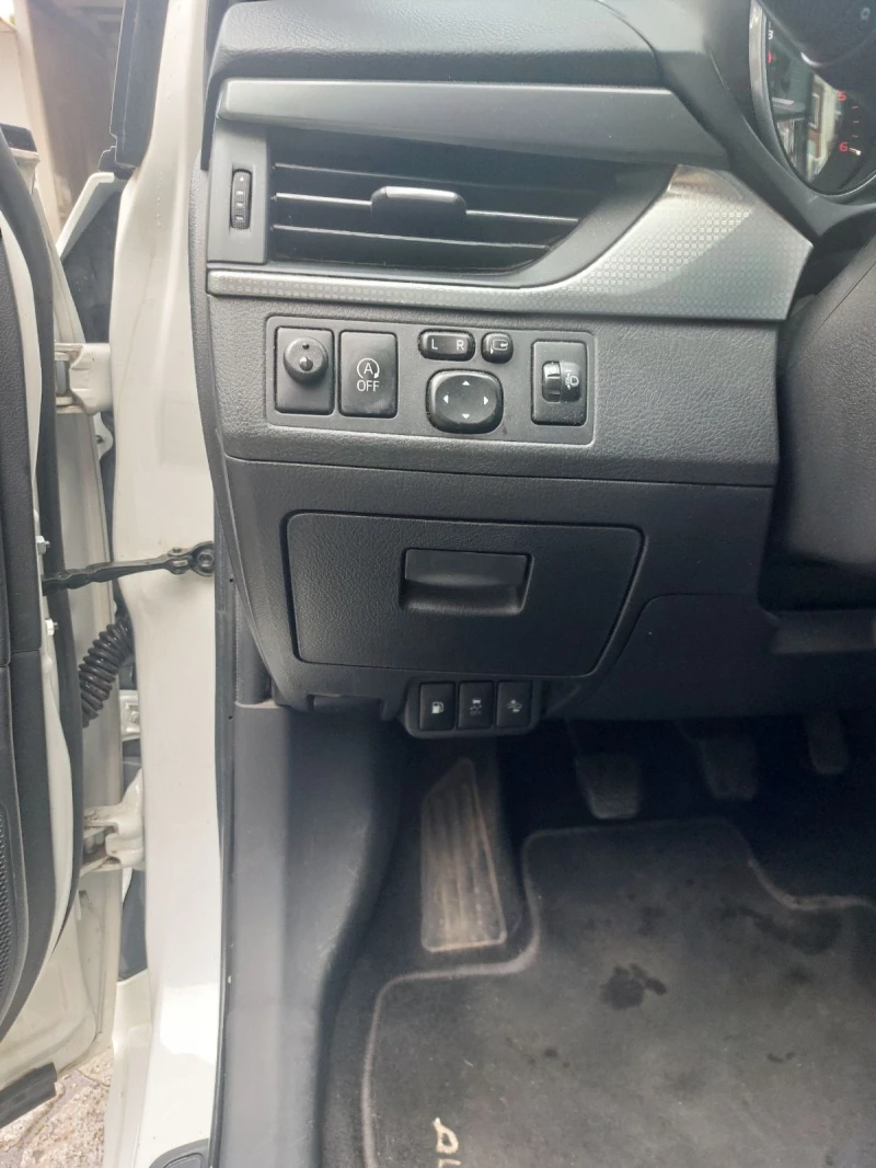 Toyota Avensis, снимка 11 - Автомобили и джипове - 52914274