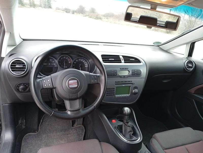 Seat Leon 2.0  FSI, снимка 8 - Автомобили и джипове - 53066452