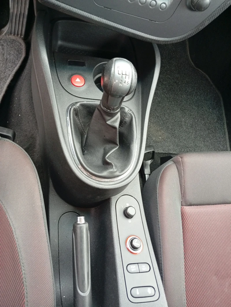 Seat Leon 2.0  FSI, снимка 10 - Автомобили и джипове - 53066452