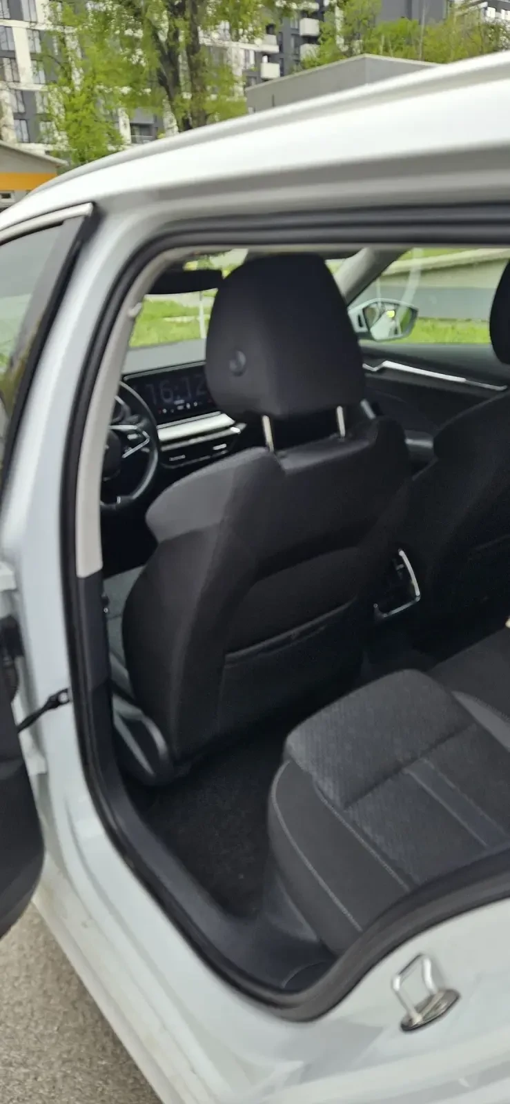 Skoda Octavia IV, снимка 6 - Автомобили и джипове - 54280756