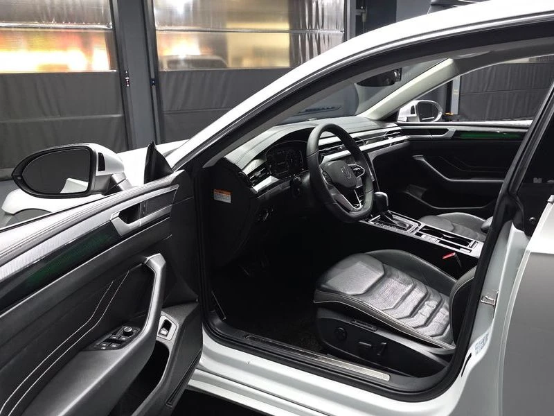 VW Arteon 2.0 DTU Automatic, снимка 10 - Автомобили и джипове - 55729455