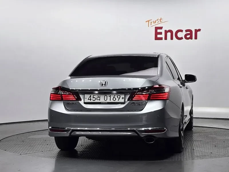 Honda Accord 2.4 9Th Generation, снимка 6 - Автомобили и джипове - 56021208