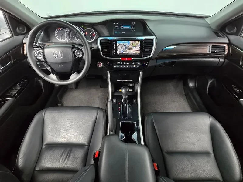 Honda Accord 2.4 9Th Generation, снимка 11 - Автомобили и джипове - 56021208