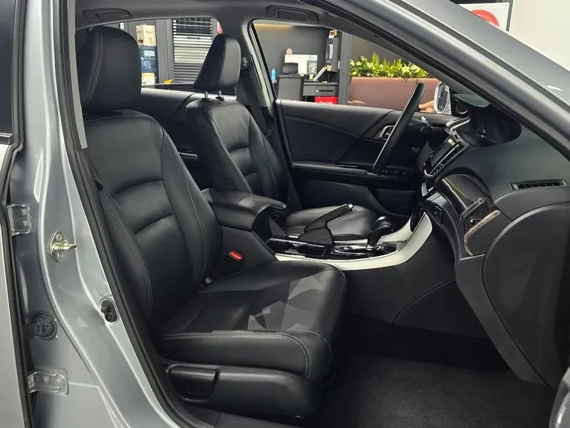 Honda Accord 2.4 9Th Generation, снимка 17 - Автомобили и джипове - 56021208