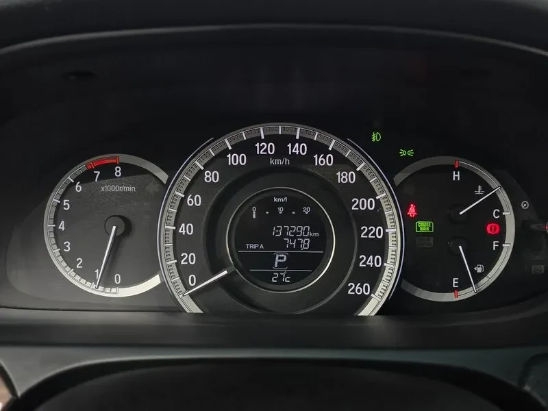 Honda Accord 2.4 9Th Generation, снимка 13 - Автомобили и джипове - 56021208